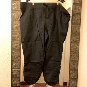 Torrid black crop pants- NEW WITH TAGS